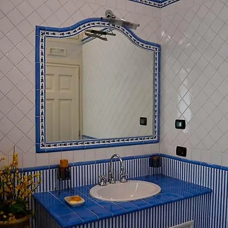 Casa Mariannina Oda ve Kahvaltı 3*