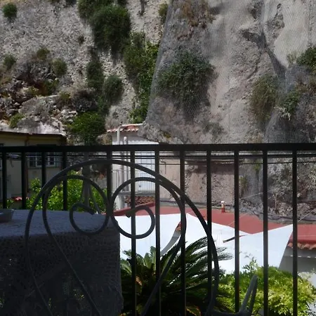 Casa Mariannina Bed & Breakfast 3*