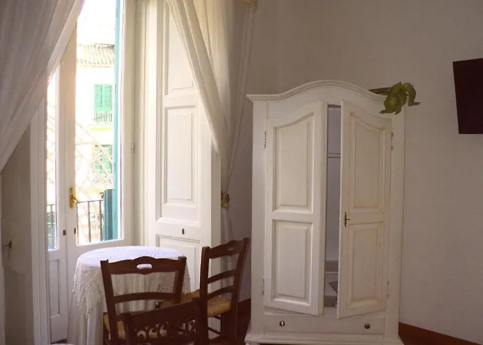 Casa Mariannina Oda ve Kahvaltı 3*